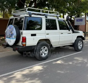 Toyota Land Cruiser LX Hardtop 2018