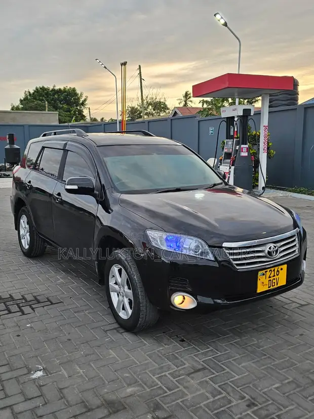 Toyota Vanguard 2011 Black - 1