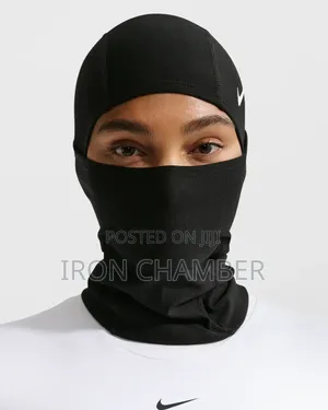 Nike Pro Therma-FIT Hood
