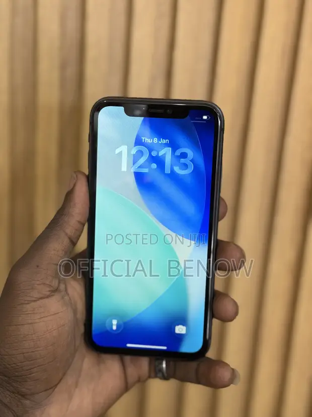Apple iPhone 11 64GB Black - 1