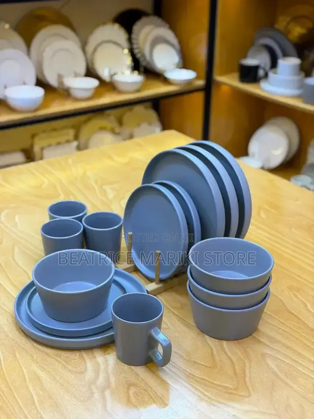 Brand New 16-Piece Ceramic Dinnerware Set - 1