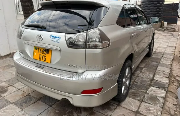 Toyota Harrier 2003 Silver - 1