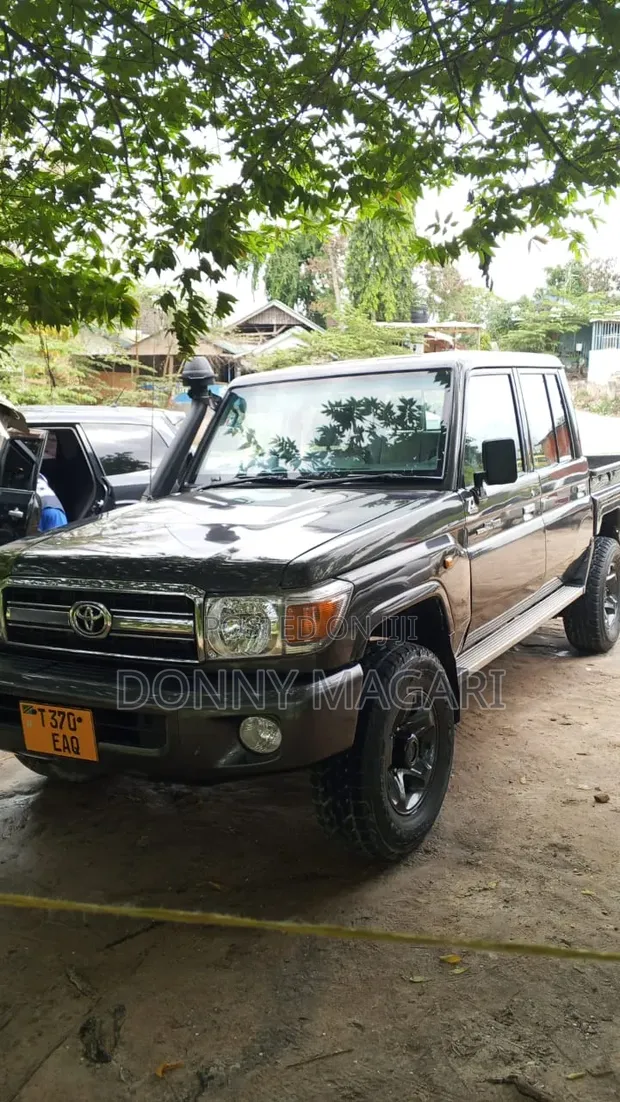 Toyota Land Cruiser Pickup 2022 - 1