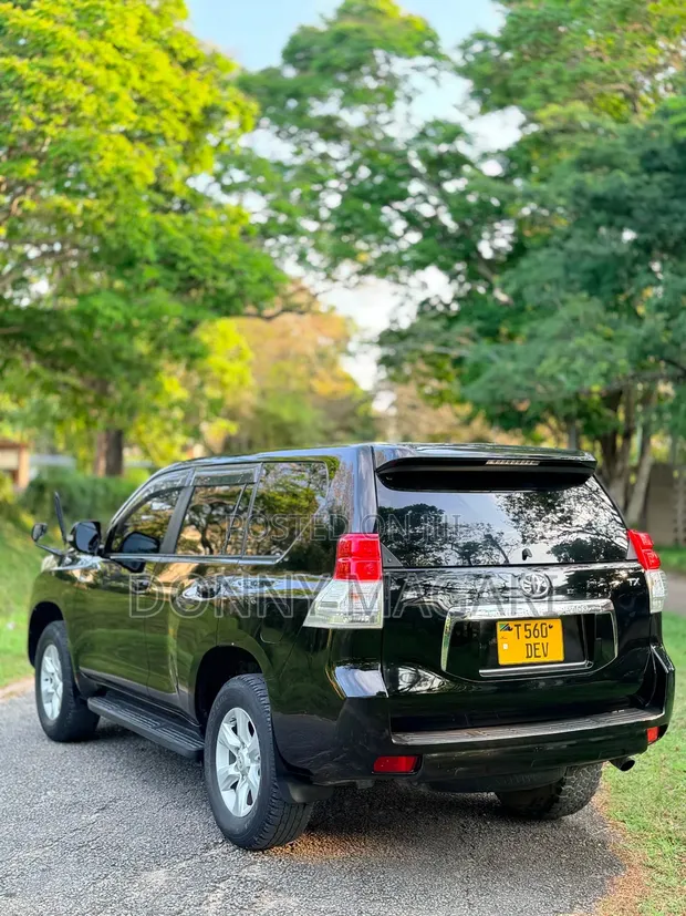 Toyota Land Cruiser Prado TX 2011 Black - 1
