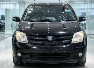 Toyota IST 2004 Nyeusi