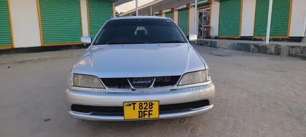 Toyota Carina 2000 Silver - 1