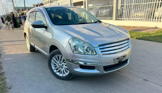 Nissan Dualis 2010 Silver - 1