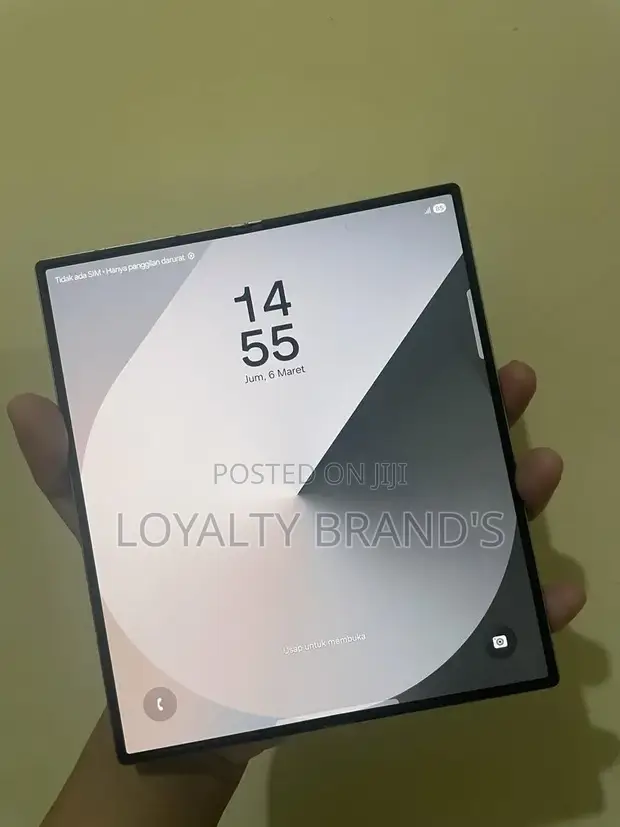 New Samsung Galaxy Z Fold6 256GB Silver - 1