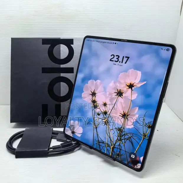 Samsung Galaxy Z Fold4 256GB Mpya Nyeusi - 1
