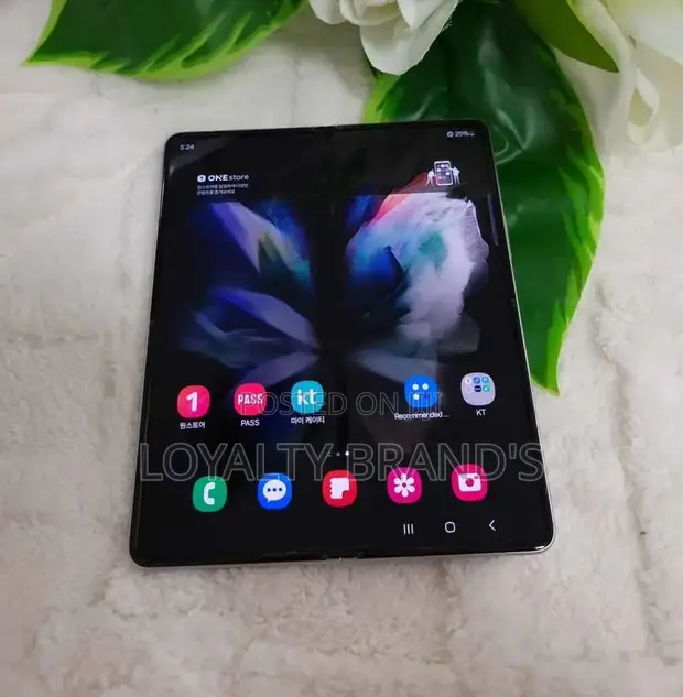New Samsung Galaxy Z Fold3 5G 256GB Silver - 1