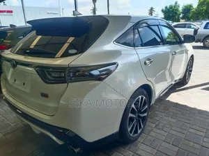 Toyota Harrier Gs 2016 White