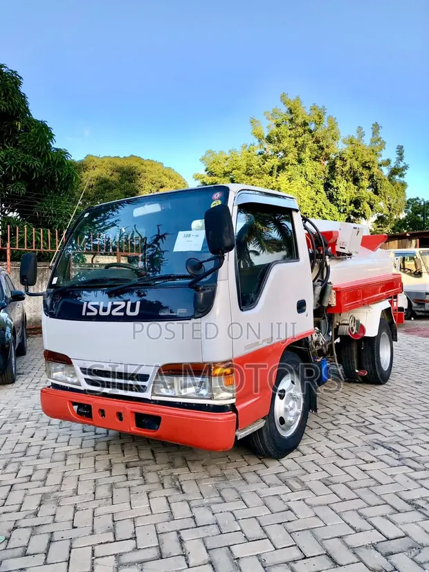 Isuzu ELF 2000L Mobile Tanker Truck - 1