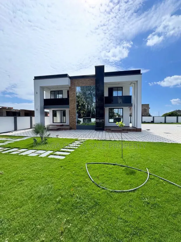 6 Bedroom House for Sale in Mbweni JKT - 1