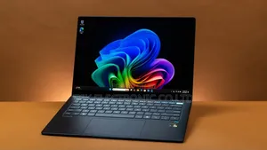 New HP Elitebook Ultra G1i 14" Snapdragon X Elite 32GB RAM 512GB SSD