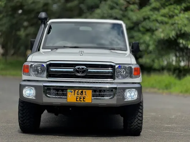 Toyota Land Cruiser 2016 White - 1