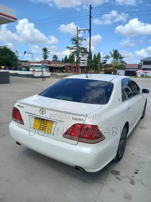 Toyota Crown Athlete 2007 White