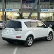 Mitsubishi Outlander 2010 White - 4