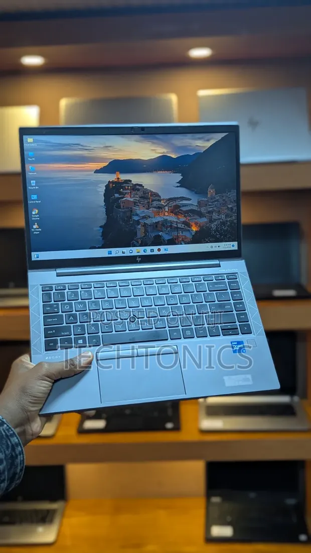 HP ZBook Firefly G8 Laptop - Intel Core i5, 16GB RAM, 512GB SSD - 1