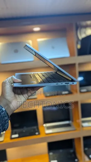 Laptop HP ZBook Firefly G8 - Intel Core i5, 16GB RAM, 512GB SSD