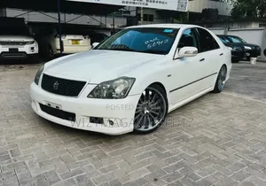 Toyota Crown 2006 - Gari la kifahari