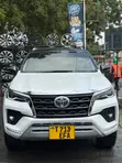 Toyota Fortuner 2.4 D AWD 2020 Pearl - 2