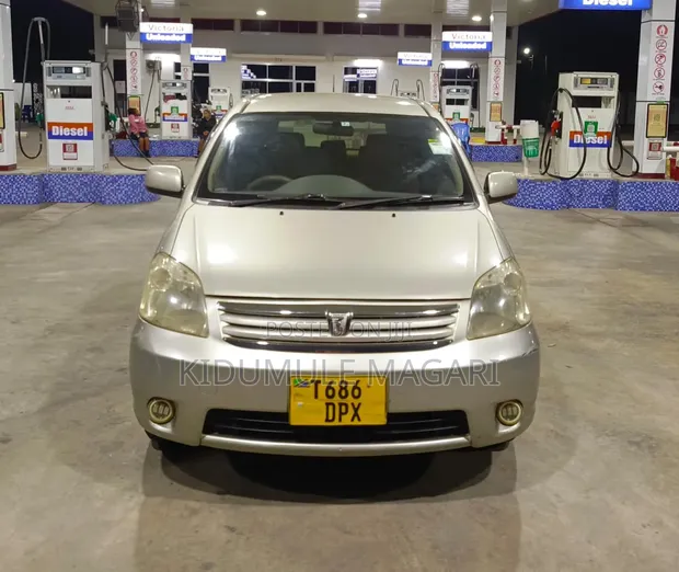 Toyota Raum 2005 Gold - 1