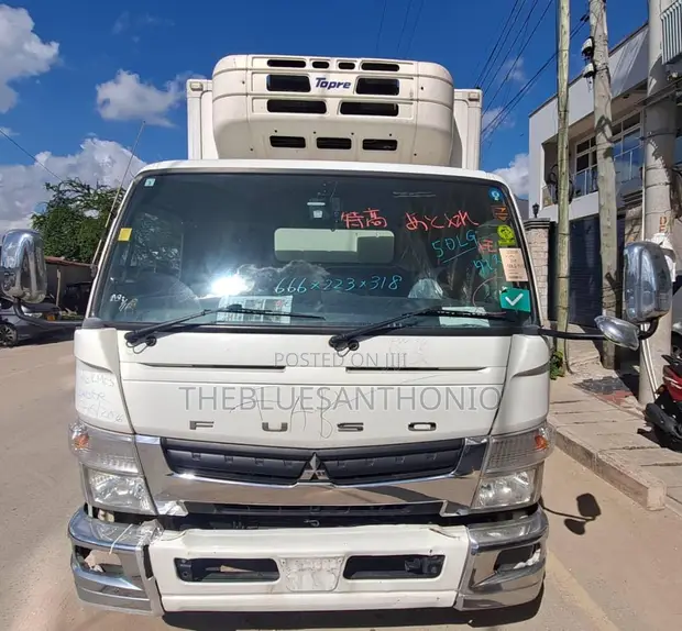 Mitsubishi Canter Lori la Fridge - Mwaka 2007 - 1