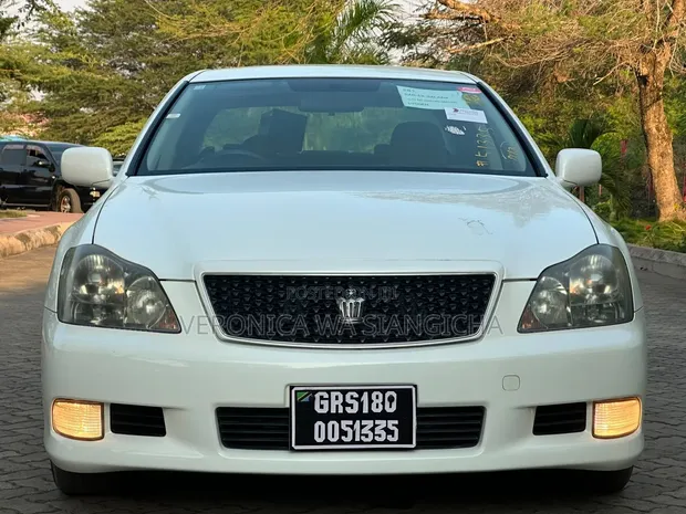 Toyota Crown 2006 White - 1