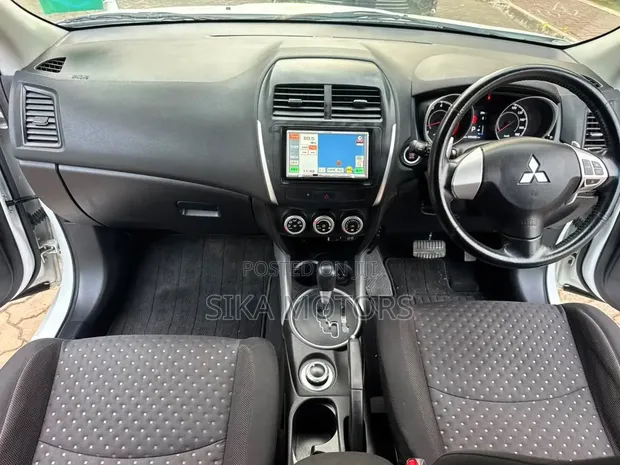 Mitsubishi RVR 2010 White - 1