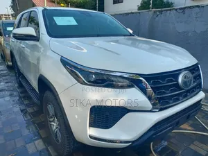 Toyota Fortuner Mpya 2020 Nyeupe