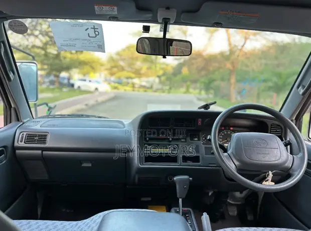 Toyota HiAce GL 2008 - 1