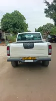 Nissan Hardbody 2009 White - 2
