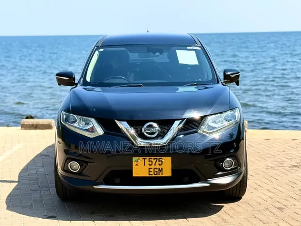 Nissan X-Trail 2015 Black - 1