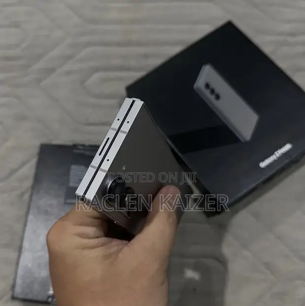New Samsung Galaxy Z Fold6 512GB - 1