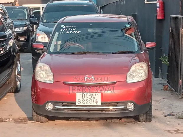 Mazda Verisa 2010 Red - 1