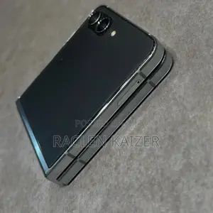 New Samsung Galaxy Z Flip5 256GB