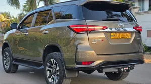 Toyota Fortuner VX 2.8 GD-6 2021 Beige