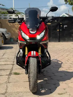 Honda XADV 750 2021 Red