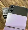 New Samsung Galaxy Z Flip4 256GB - 1