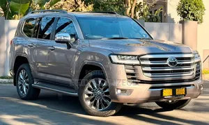 Toyota Land Cruiser 300 ZX 2024 Mpya