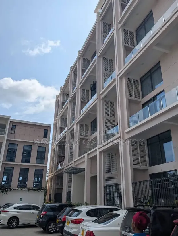 Furnished 3-Bedroom Penthouse Apartment for Rent in Oyster Bay - 1