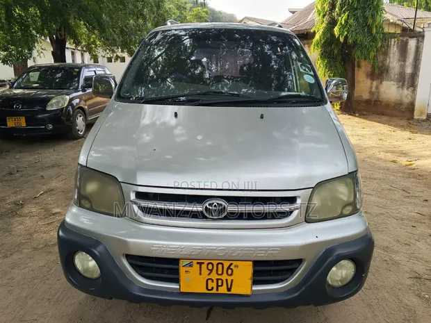 Toyota TownAce Noah 2000 Silver - 1