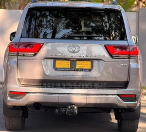 Toyota Land Cruiser 300 ZX 2024