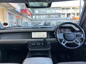 Land Rover Defender 110 D240 2021