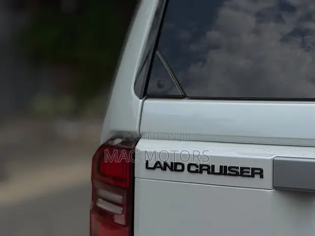 Toyota Land Cruiser Prado 2024 White - 1