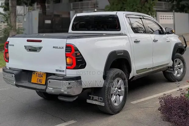 Toyota Hilux 2021 Double Cabin Pickup - 1