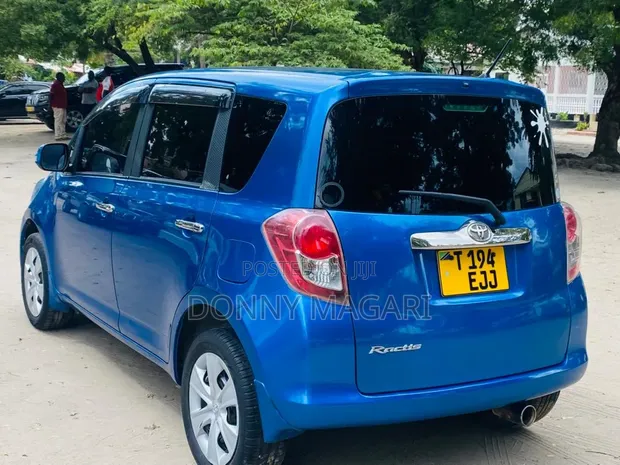Toyota Ractis 2009 Blue - 1