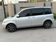 Toyota Sienta 2005 Silver - 3