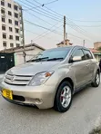 Toyota IST 2004 Gold - 4