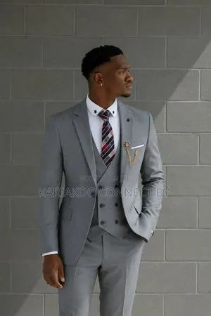 Luxury Men's 3-Piece Suit with Double-Breasted Vest